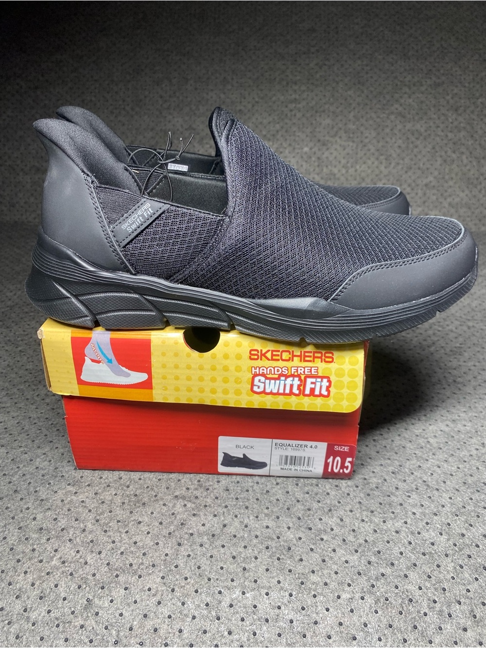 Skechers Equalizer hand free swift fit Men’s Size 10.5 black Lightweight NWT.